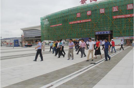 喜迎十九大，身邊看變化——我市干部賢內(nèi)助、鄉(xiāng)鎮(zhèn)街道負(fù)責(zé)人參觀高鐵商務(wù)區(qū)