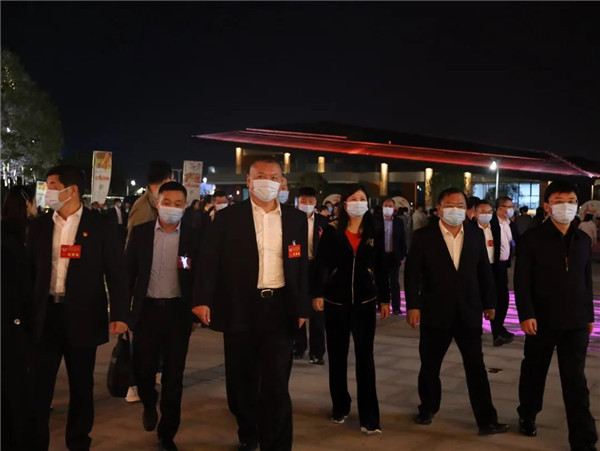 人大代表、政協(xié)委員打卡《china》