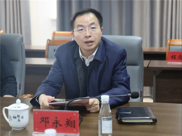 市委常委、常務(wù)副市長鄧永翔現(xiàn)場調(diào)研城投集團(tuán)產(chǎn)業(yè)項(xiàng)目