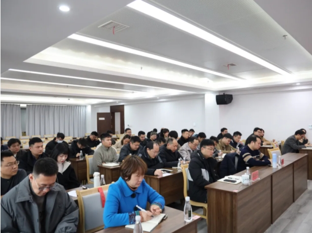 市城投集團(tuán)召開(kāi)違規(guī)套取資金問(wèn)題專(zhuān)項(xiàng)整治暨國(guó)有、集體資產(chǎn)違規(guī)轉(zhuǎn)租問(wèn)題專(zhuān)項(xiàng)治理工作推進(jìn)會(huì)